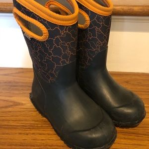 Bogs boys insulated boot size US12 euro29